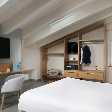 Avenue Hotel-2