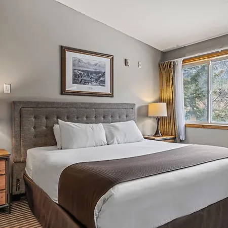 Canmore Rocky Mountain Inn-2