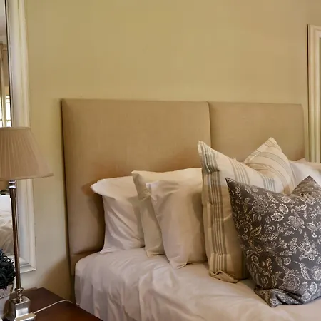 The Rose Cottage B&B-3