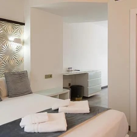 Hotel Fuente Redonda Luxury-3