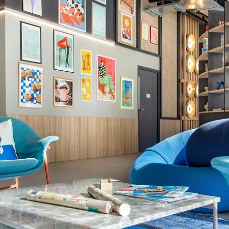 Moxy Nice-3