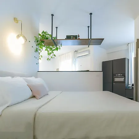 Fabula - Studio&Private Rooms-3