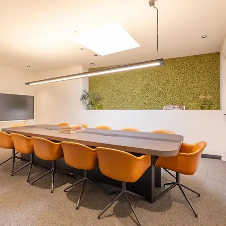 Green Hotel-2