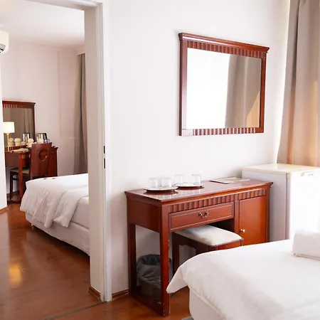 Hotel Attaché-3