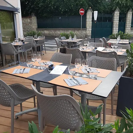 Kyriad Hotel Nevers Centre-3