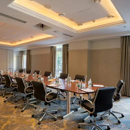 The College Green Dublin Hotel, Autograph Collection-3