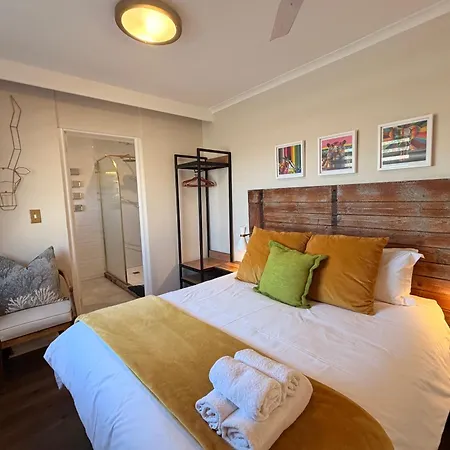Dolphin Circle Bed And Breakfast-2