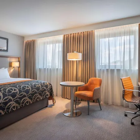 Clayton Hotel Glasgow City-3