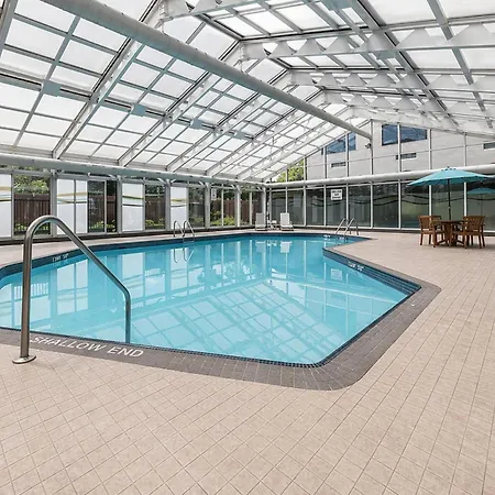 Quality Inn And Conference Centre Pembroke-2
