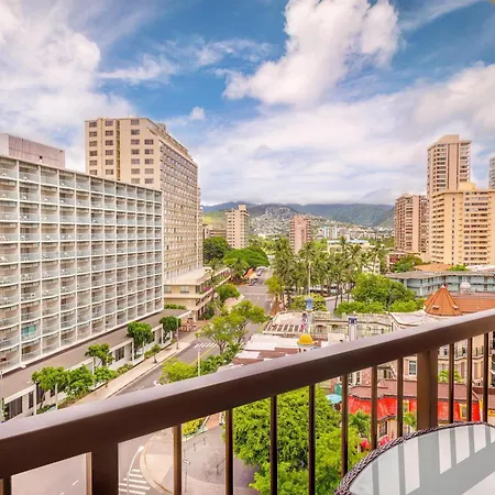 Hyatt Regency Waikiki Beach Resort & Spa-3