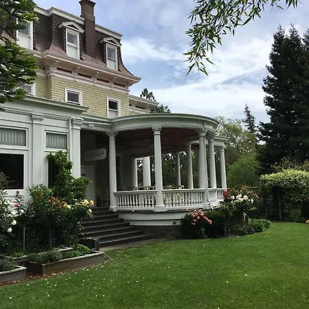 Churchill Manor-3