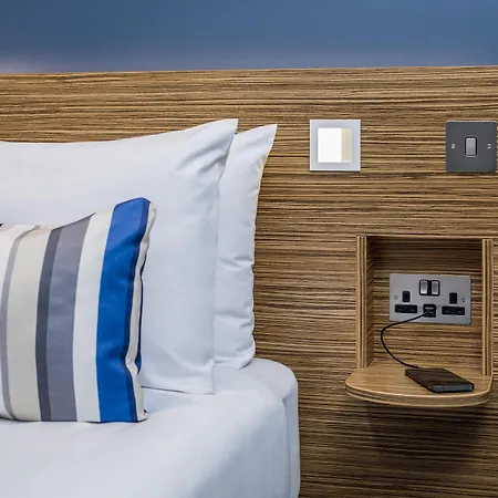 Travelodge London Central City Road-2