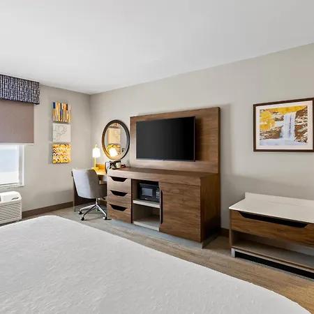 Hampton Inn & Suites Murfreesboro-2