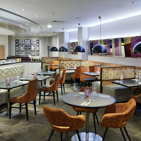Novotel London West-3