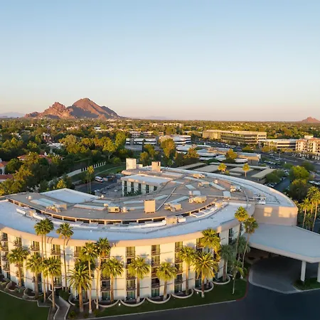 Embassy Suites By Hilton Phoenix Biltmore-2