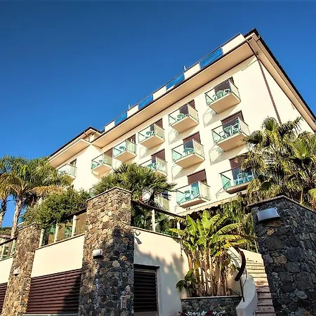 Hotel Ariston & Apartments-3