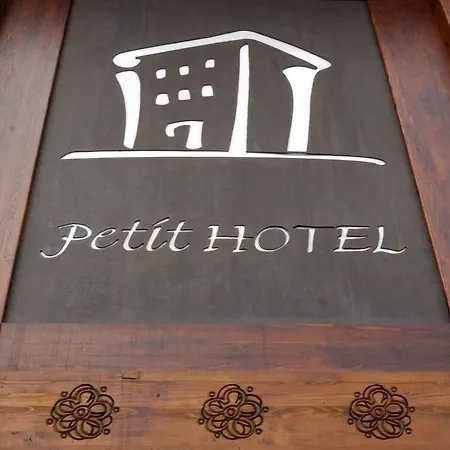 Petit Hotel-3