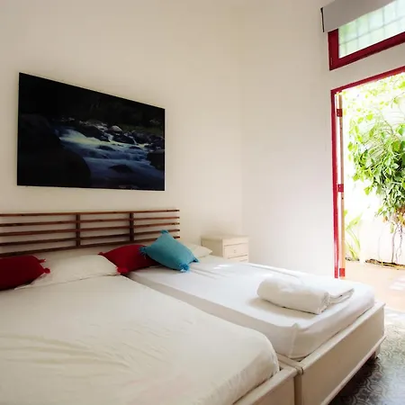 La Puerta Roja Guest House-2