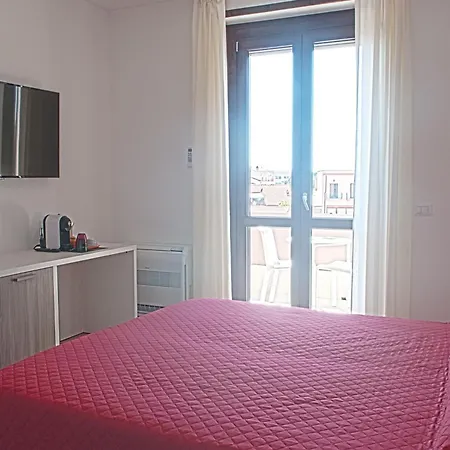 Four Rooms Guesthouse-3