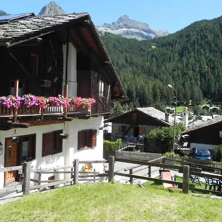 Le Vieux Rascard Chambres D'Hotes-2