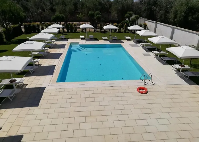 Villa con piscina: Masseria Carrozzi