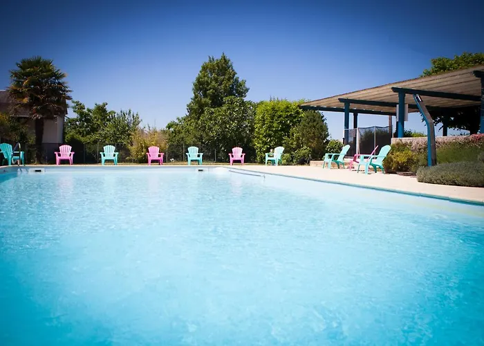 Hôtel accueillant les animaux: Logis Hôtel&Restaurant Au Clos Paillé Charme&Caractère