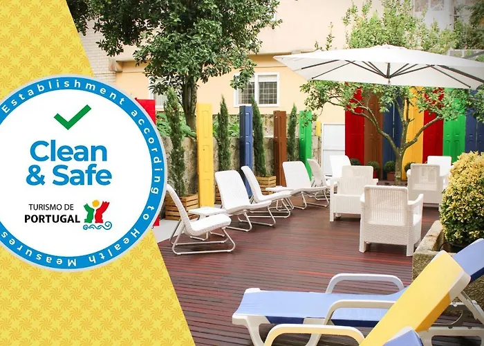 Hotel perto da faculdade: By Doors Hostel