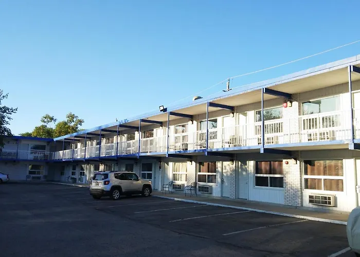 Canadas Best Value Inn