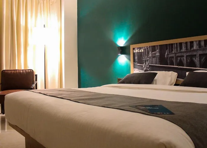 Airport Hotel: Lokal Rooms X Gulberg