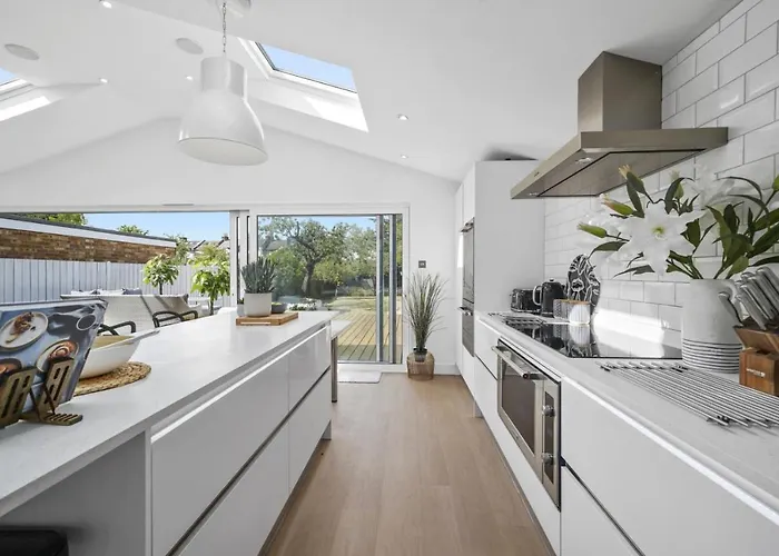 Clarence House--Parking-5 Bed