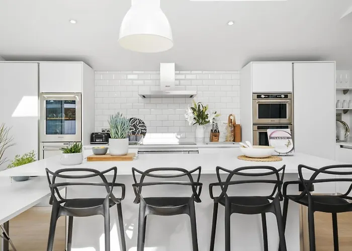 Clarence House--Parking-5 Bed