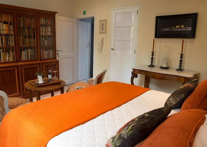 Two Rooms In Bruges