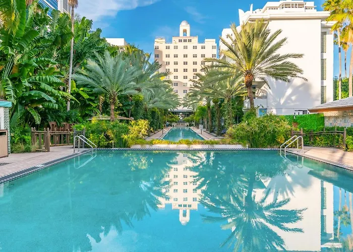 Animaux admis National , An Adult Only Oceanfront Resort