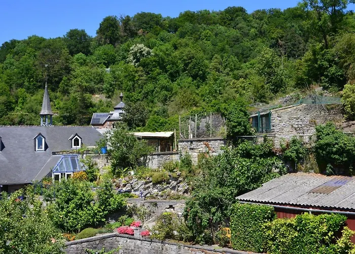  Au Pied De L'Abbaye De Leffe
