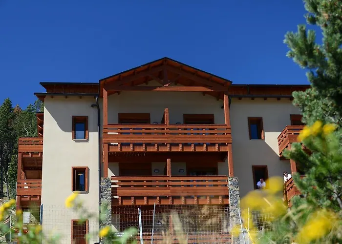 Hotel Jacuzzi: Vacancéole - Les Chalets de l'Isard