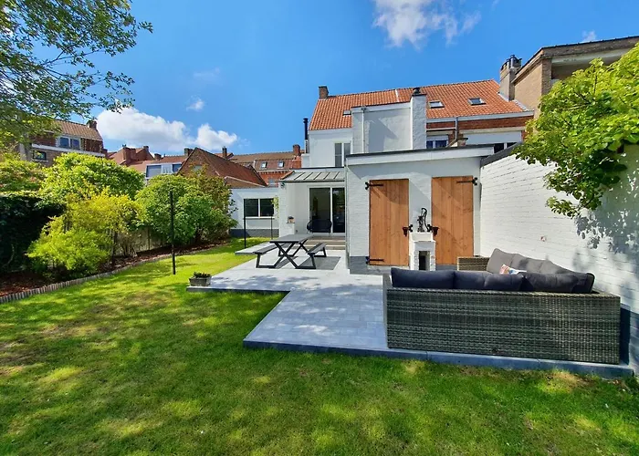 Trendy, Authentieke Woning Met Groot Terras En Tuin