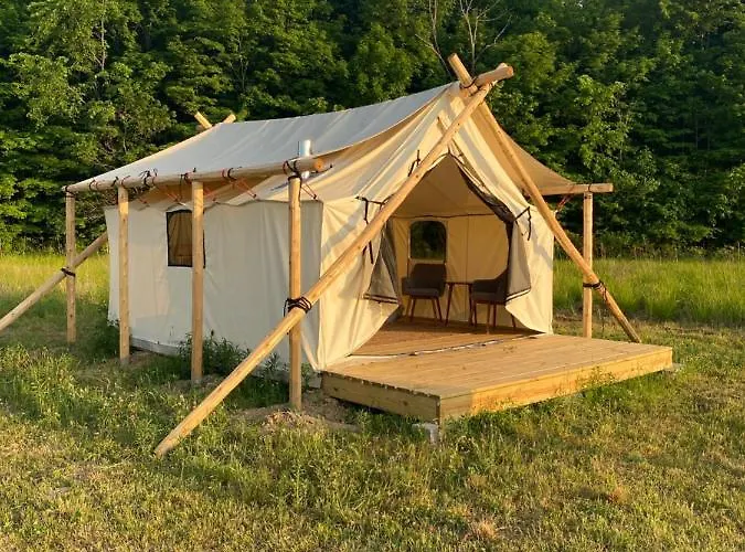 Hotel near College: Off Map Glamping
