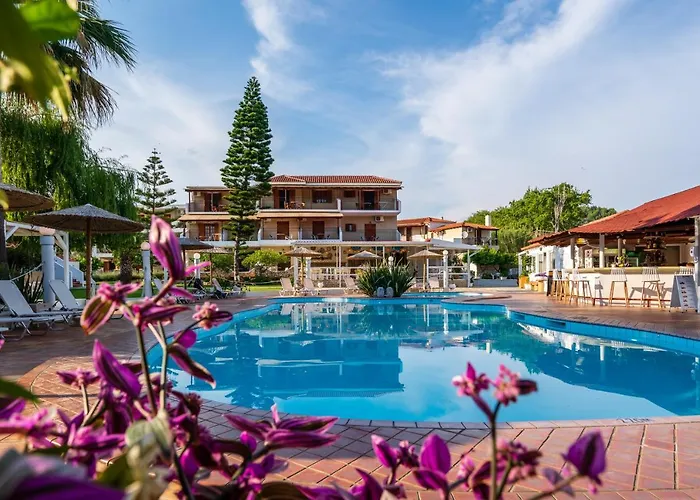 Cheap hotel: Almira Hotel