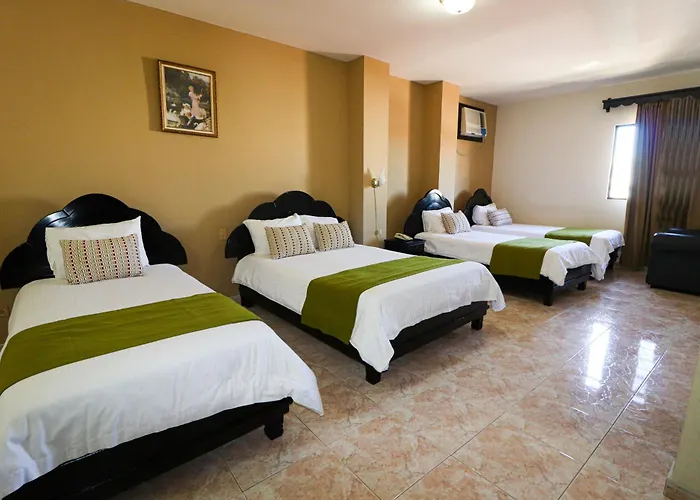 Hotel near College: Hotel Puerta Del Sol