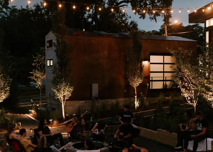 Ironwood Grove, Tiny House Hotel