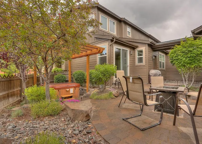 Pet Friendly hotel: Vantage Point Townhouse