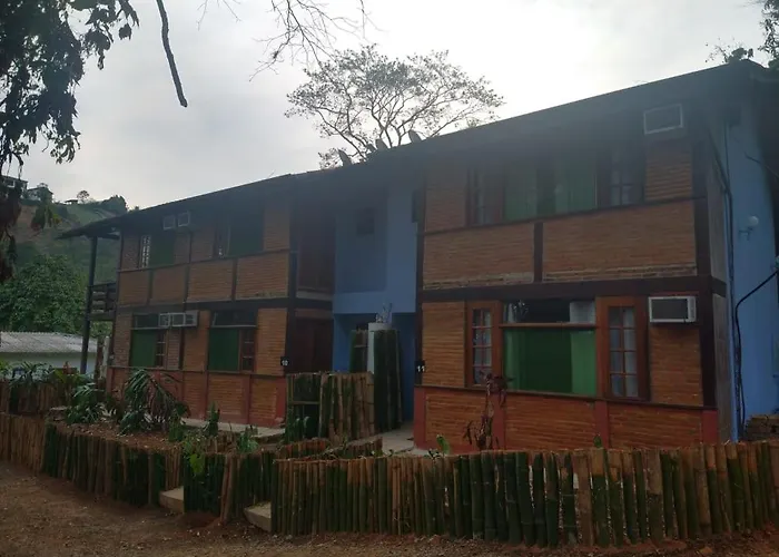 Hotel com jacuzzi: Pousada Riacho Da Serra