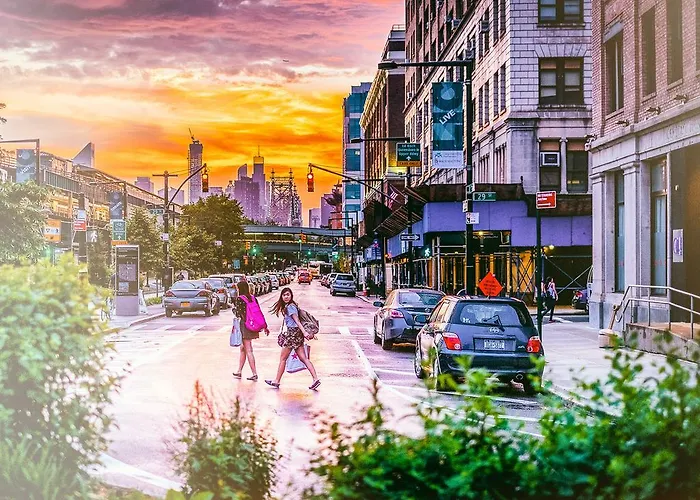 Hostel: Q4 Hotel And Hostel