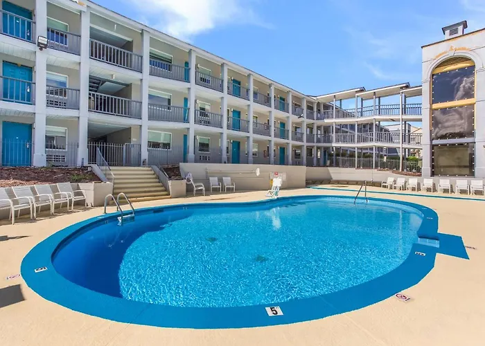 Jacuzzi hotel: Red Lion Inn & Suites Nashville Airport