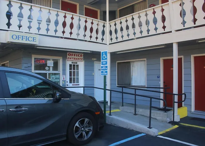 Motel: Thunderchief Inn