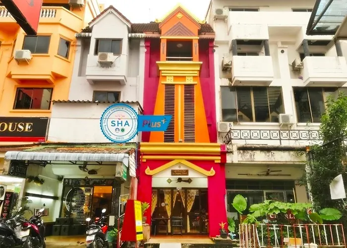 Le Tanjong House