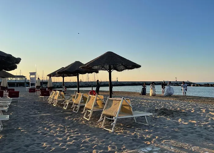 Hotel sulla spiaggia: Holiday Thea & Residence