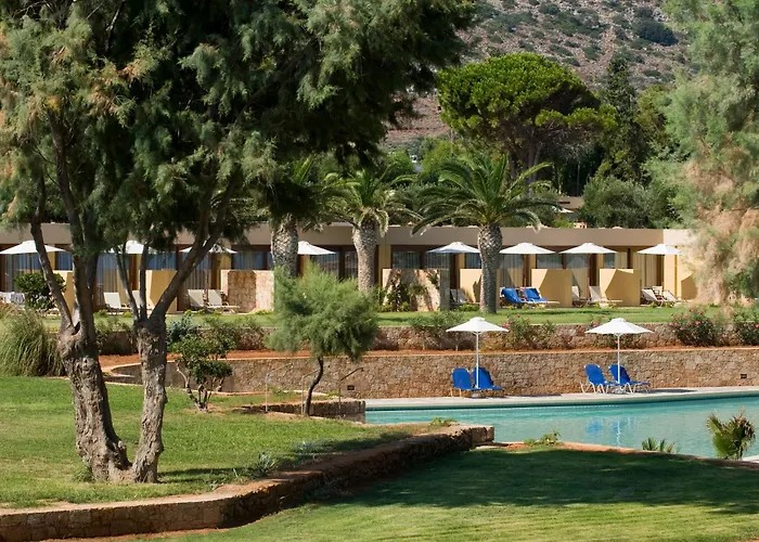 Kernos Beach & Bungalows