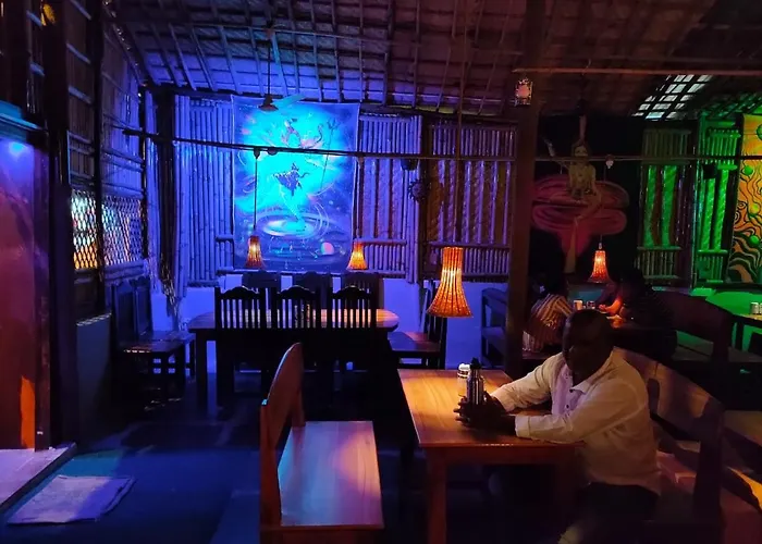 Hotel with view: Manasa Guest House