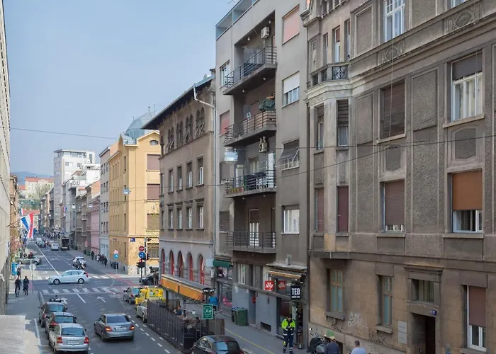 Hotel near College: City Center Apartments